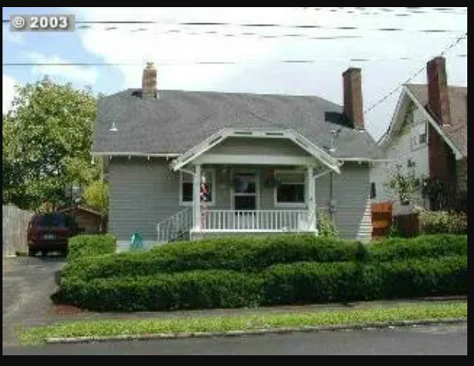 9755 N Ivanhoe St in Portland, OR - Building Photo
