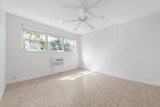625 Antioch Ave, Unit 104 in Fort Lauderdale, FL - Building Photo - Building Photo