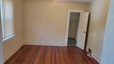 807 N Prospect Ave in Champaign, IL - Building Photo - Building Photo