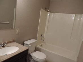 230 SE 121st Rd in Warrensburg, MO - Building Photo - Building Photo