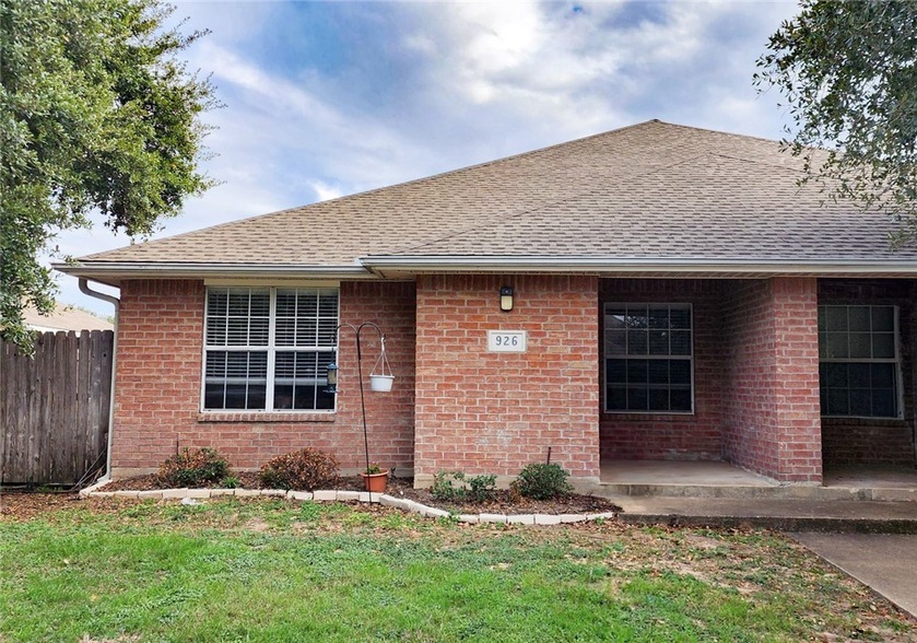 926 Crepe Myrtle St in College Station, TX - Building Photo