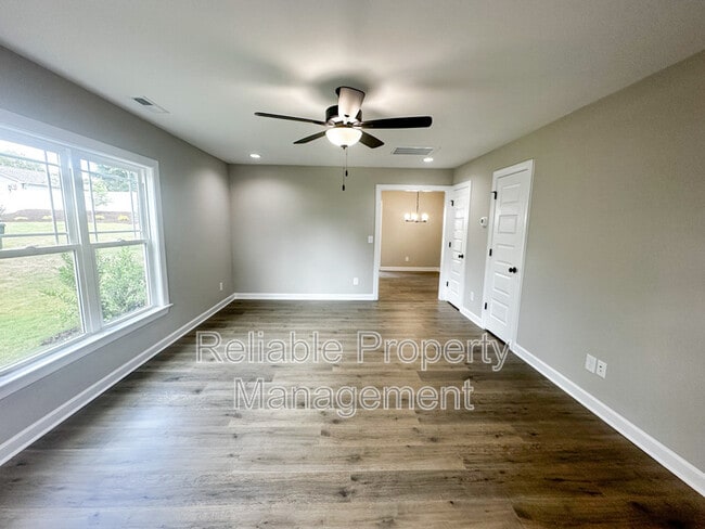 916 Pond St in Clayton, NC - Building Photo - Building Photo