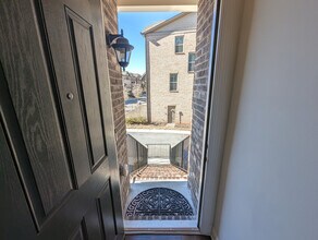 146 Brindle Ln in Alpharetta, GA - Foto de edificio - Building Photo