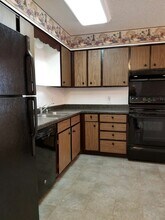 1912 Nolen Ct in Arlington, TX - Foto de edificio - Building Photo