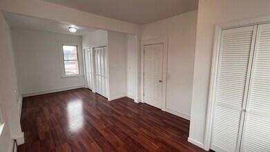 247 Elm St, Unit #2 in Elmwood Park, NJ - Building Photo - Building Photo