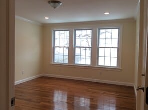 222 Winchester St, Unit 1 in Brookline, MA - Building Photo - Building Photo