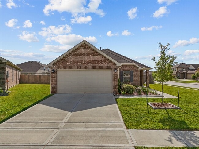 713 Allana Ln in Alvin, TX - Building Photo - Building Photo
