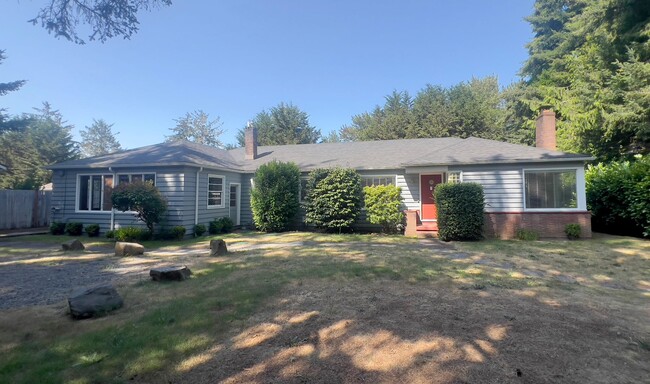 16 Dylan Ct in Gearhart, OR - Foto de edificio - Building Photo