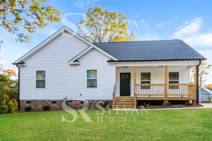 309 W Madison St in York, SC - Building Photo