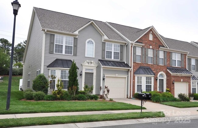 614 Bayou Cir