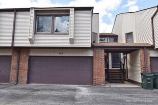 374 Juniper Tree Ct in Hoffman Estates, IL - Building Photo