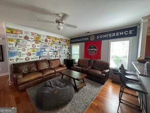 2070 Lakeside Dr in Athens, GA - Building Photo - Building Photo