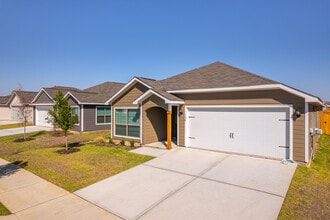 Beall Way in Denton, TX - Foto de edificio - Building Photo