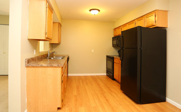 Newbury Apartment Homes in Syracuse, NY - Building Photo - Interior Photo