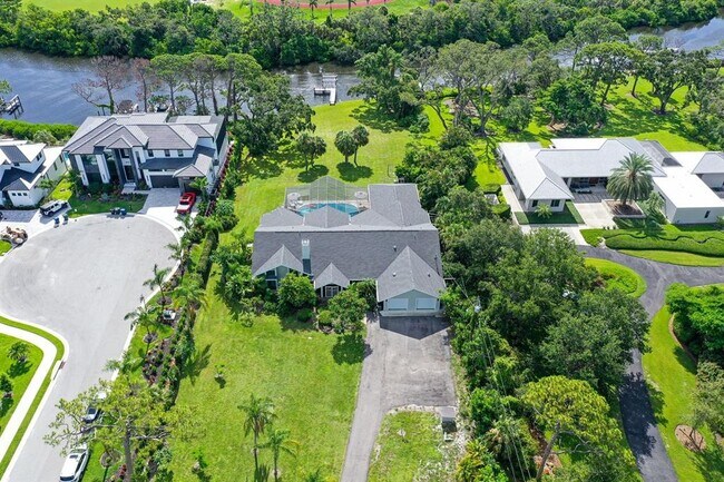 property at 4935 Riverwood Ave