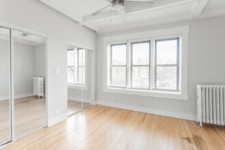 1409 E 61st Pl in Chicago, IL - Foto de edificio - Building Photo