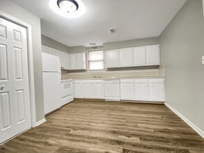 4179 Oak Park Dr SE in Grand Rapids, MI - Building Photo - Building Photo