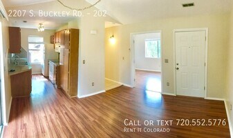 2207 S Buckley Rd in Aurora, CO - Building Photo
