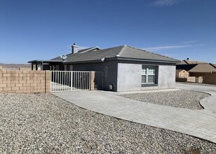 8610 Bolero Dr in Yucca Valley, CA - Building Photo - Building Photo