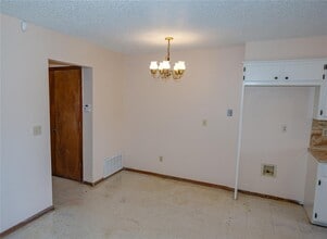 931 SW 63rd St in Oklahoma City, OK - Building Photo - Building Photo