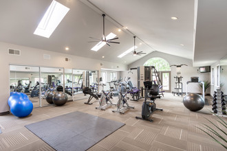 Fox Glen Apartments in Saginaw, MI - Building Photo - Interior Photo