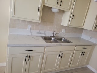 8357 Gardendale St, Unit 108 in Downey, CA - Building Photo - Building Photo