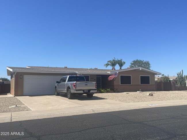 property at 10036 W Tarrytown Ave
