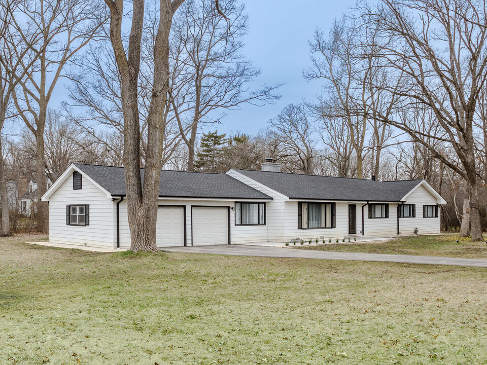 2000 Robinwood Ln in Riverwoods, IL - Building Photo