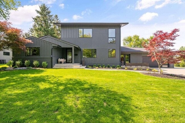 property at 2777 Donna Dr