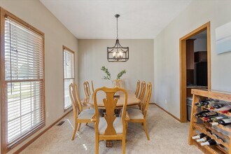 5010 Lake Forest Dr in Bellevue, NE - Building Photo - Building Photo