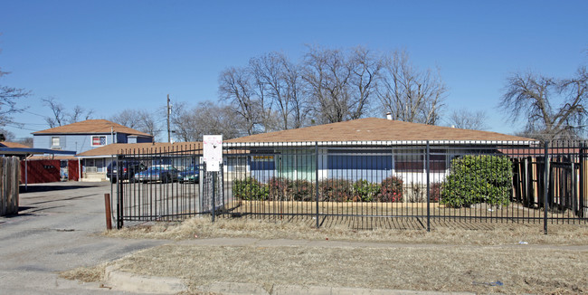 909 Harvey Ave in Fort Worth, TX - Foto de edificio - Building Photo