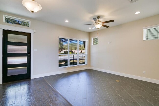 11913 Natures Bend in Austin, TX - Building Photo - Building Photo