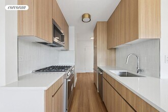 501 E 87th St in New York, NY - Building Photo - Building Photo