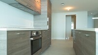 650 NE 32nd St, Unit 2105 in Miami, FL - Building Photo - Building Photo