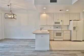 6182 Towncenter Cir in Naples, FL - Building Photo - Building Photo