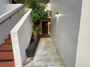 13045 SW 68th St in Miami, FL - Building Photo - Building Photo