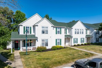 Gorden Farms Luxury Condominiums in Dublin, OH - Foto de edificio - Building Photo