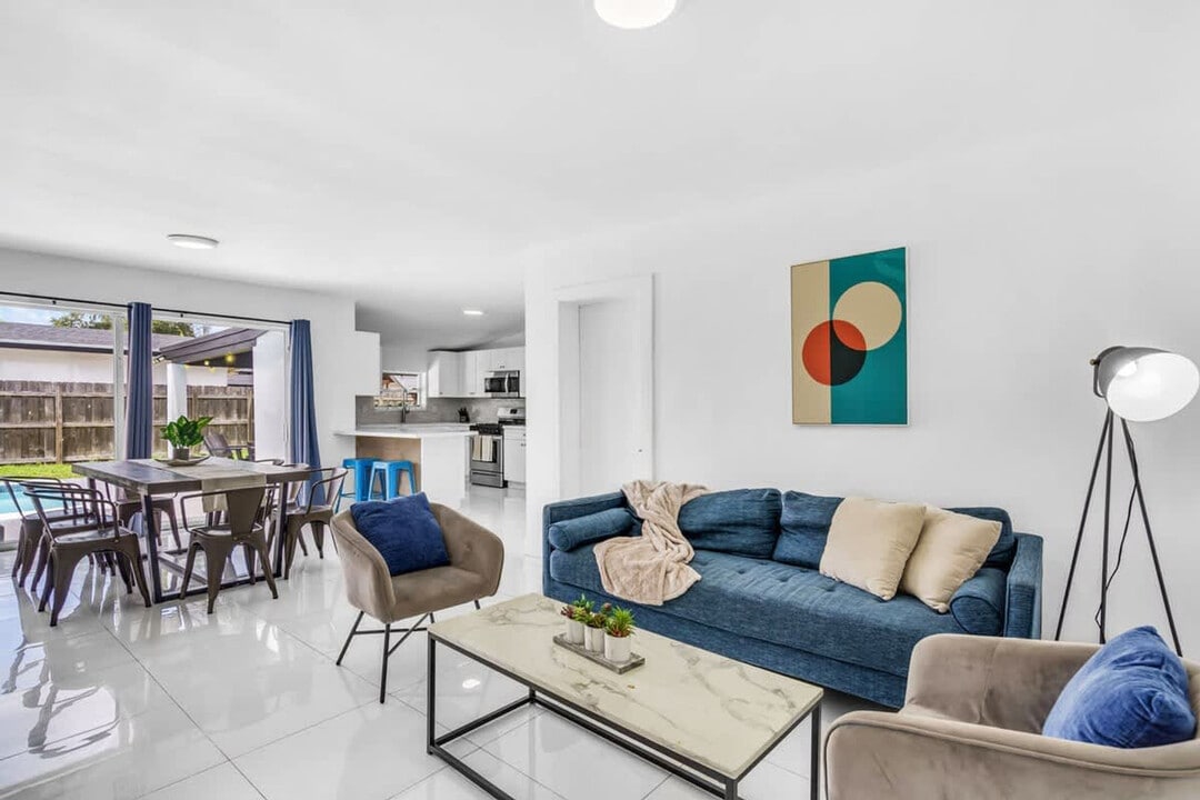 7061 Coolidge St, Unit SI ID1372322P in Hollywood, FL - Building Photo