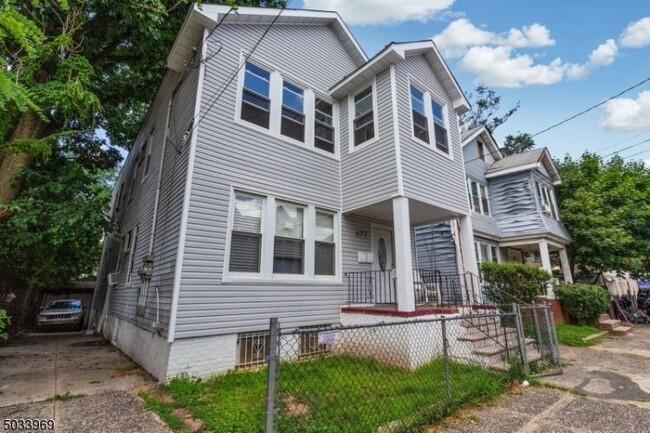 677 S 18th St-Unit -2 in Newark, NJ - Building Photo - Building Photo