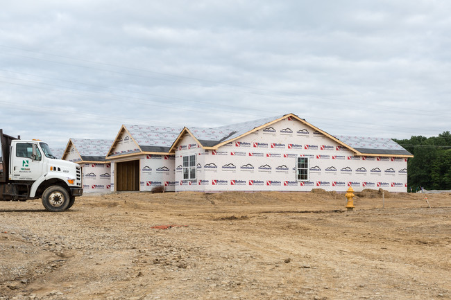 Maple Ridge Villas in Ontario, OH - Building Photo - Building Photo