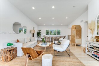 9300 Bay Dr in Surfside, FL - Building Photo - Building Photo