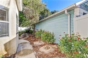 1093 Silverstrand Dr in Naples, FL - Foto de edificio - Building Photo