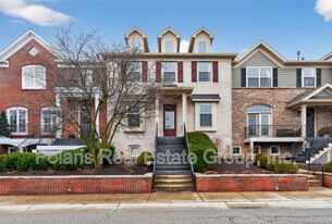 108 Manchester Dr in Zionsville, IN - Building Photo