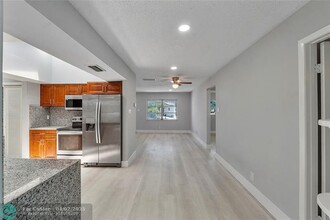 1105 NW 73rd Terrace in Margate, FL - Building Photo - Building Photo