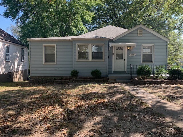 7015 Paisley Dr in St. Louis, MO - Building Photo