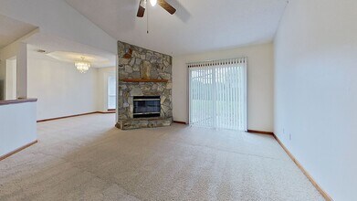 3358 Secret Isle Ln in Jacksonville, FL - Foto de edificio - Building Photo