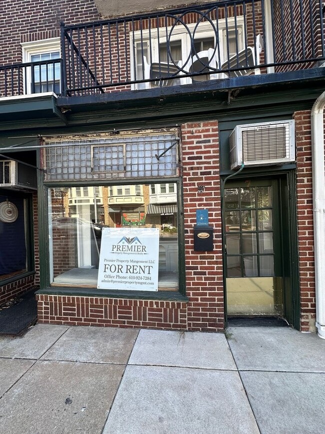 property at 7 E Eagle Rd