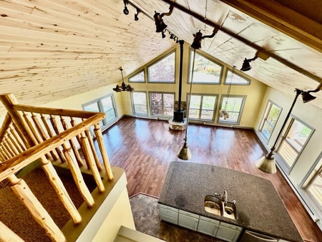 property at 1428 Roberts Pl