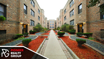 3733 N Pine Grove Ave, Unit 3726-E2 Apartments