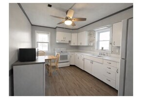 924 Ash St, Unit 102 in Danville, PA - Building Photo